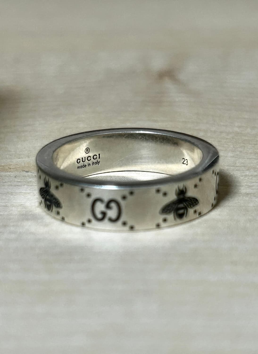 구찌 더블 G 비 인그레이브드 링 실버 상품이미지2