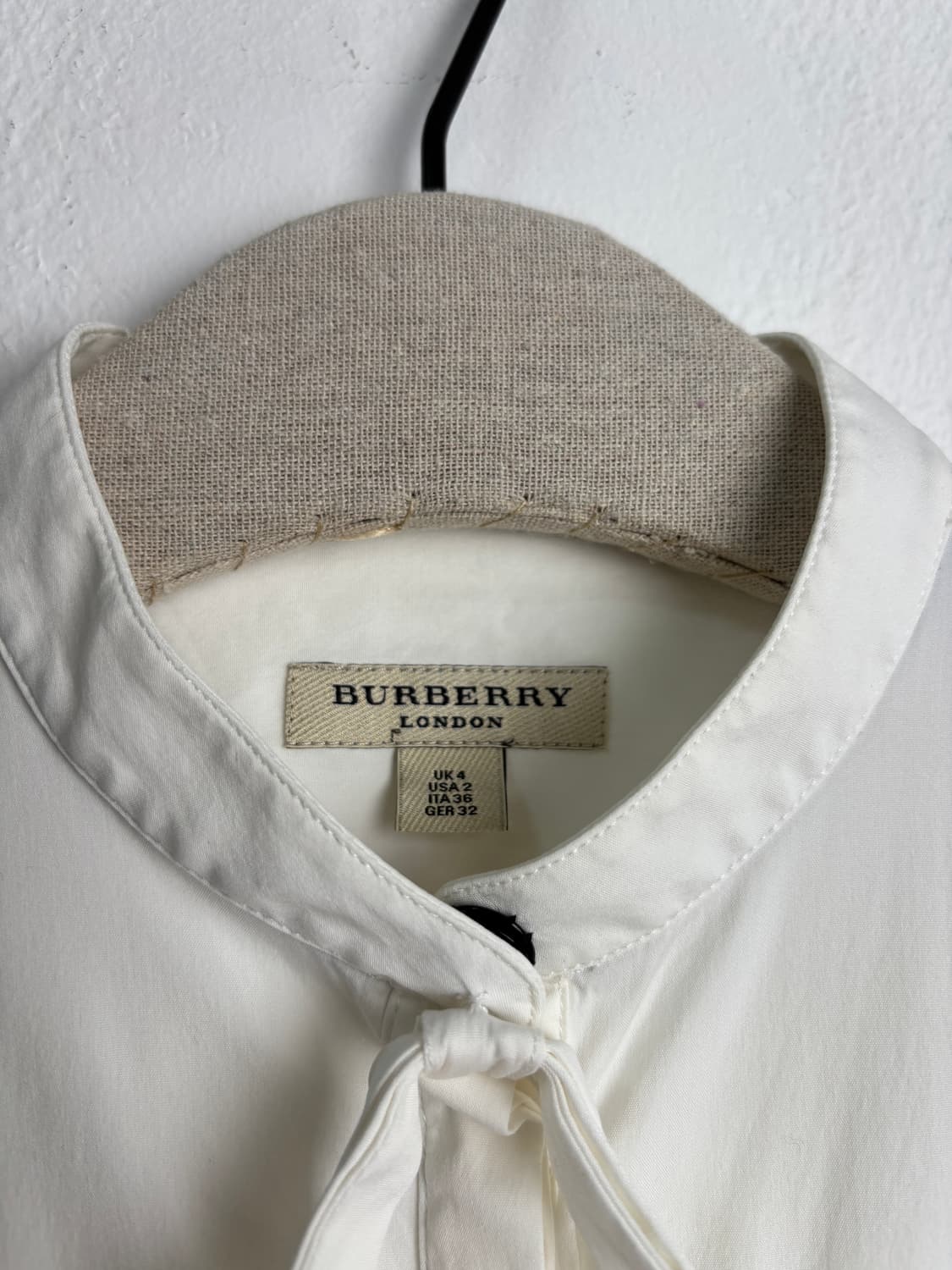 BURBERRY Ivory Blouse 상품이미지2