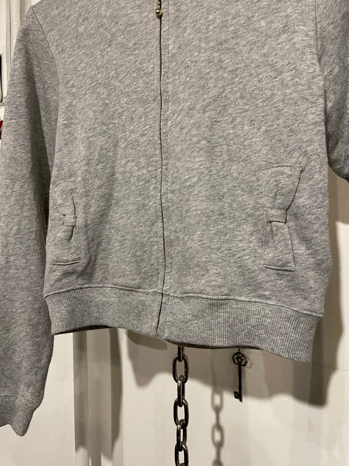 레이스 그레이 리본 포켓 크롭 후드집업 모리 러블리 상품이미지3