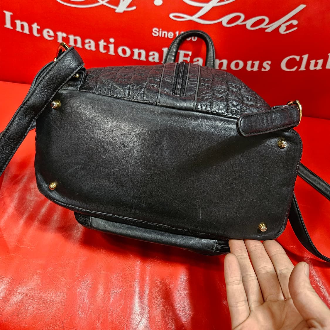 메트로시티 빈티지 y2k 시그니쳐 로고 퀄팅 금장 장식 백팩 상품이미지5