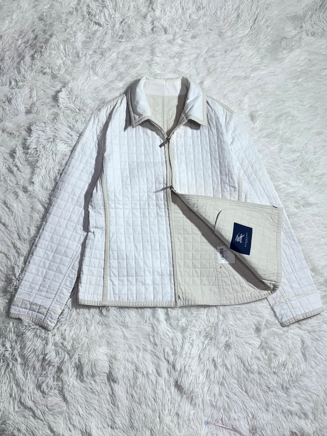 버버리 정품 투웨이 화이트 퀼팅 자켓  상품이미지4