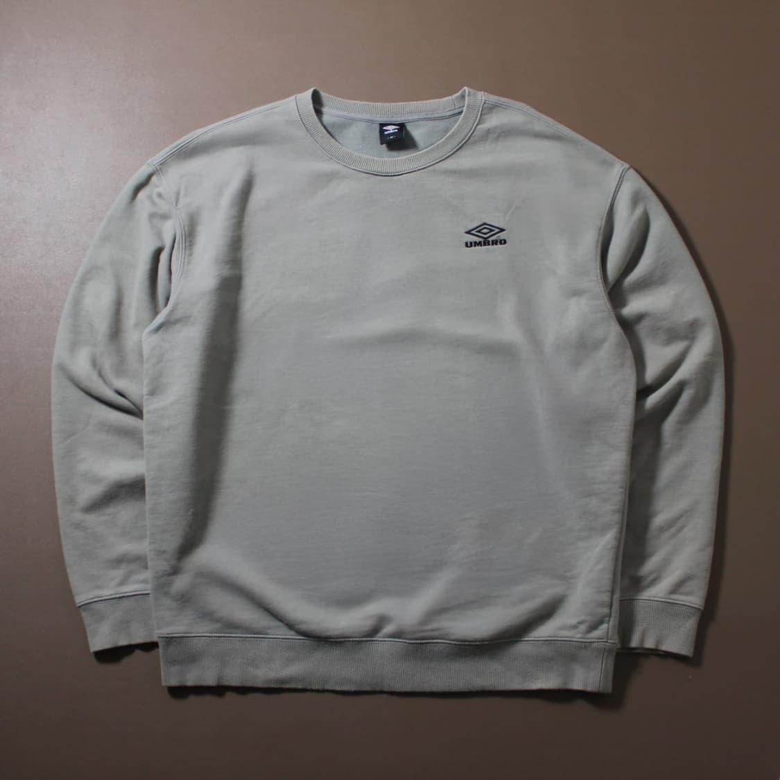 Umbro 엄브로 다크카키 맨투맨 상품이미지1