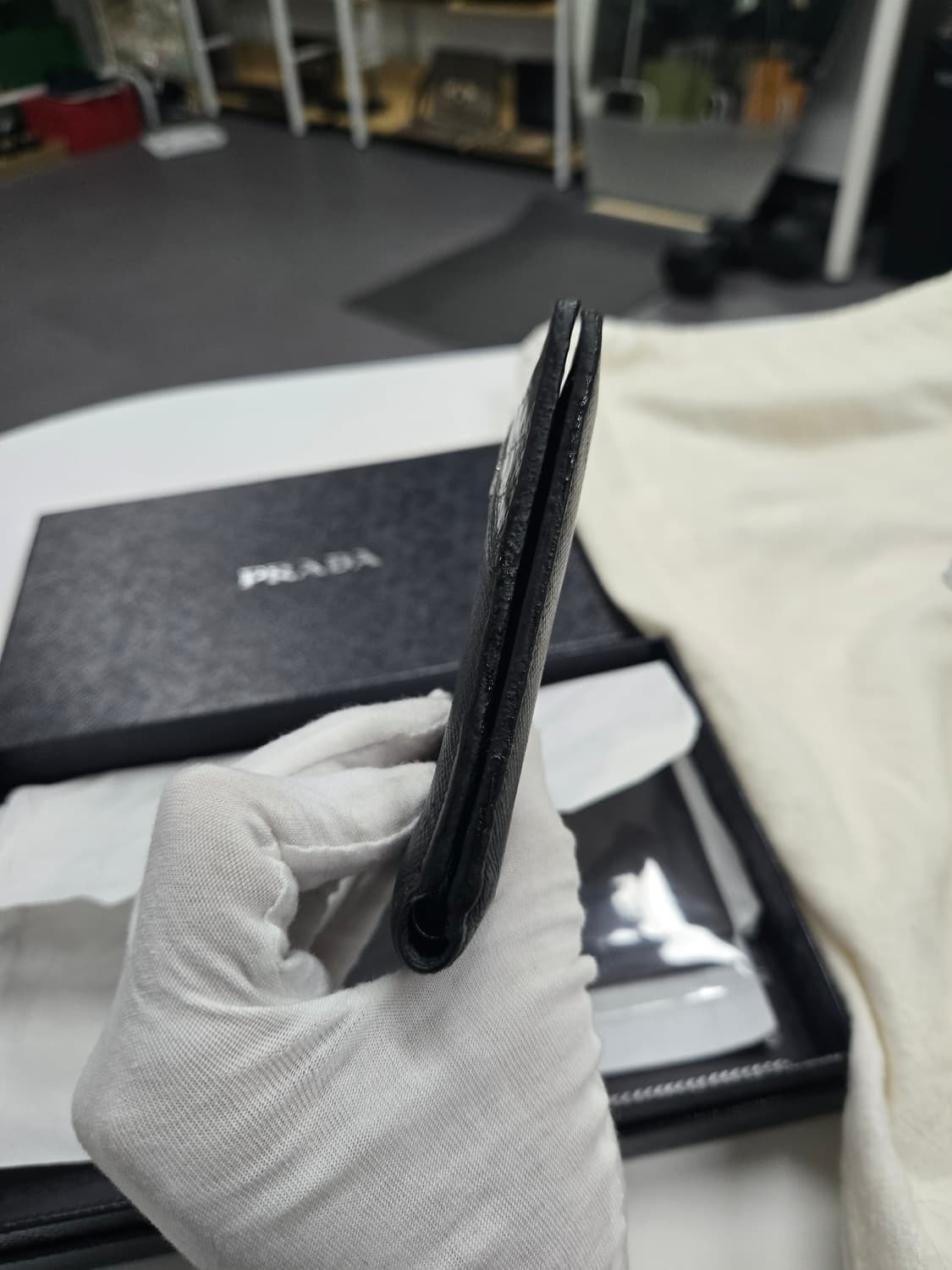 [A급컨디션]프라다 사피아노 크로커다일 반지갑 상품이미지3