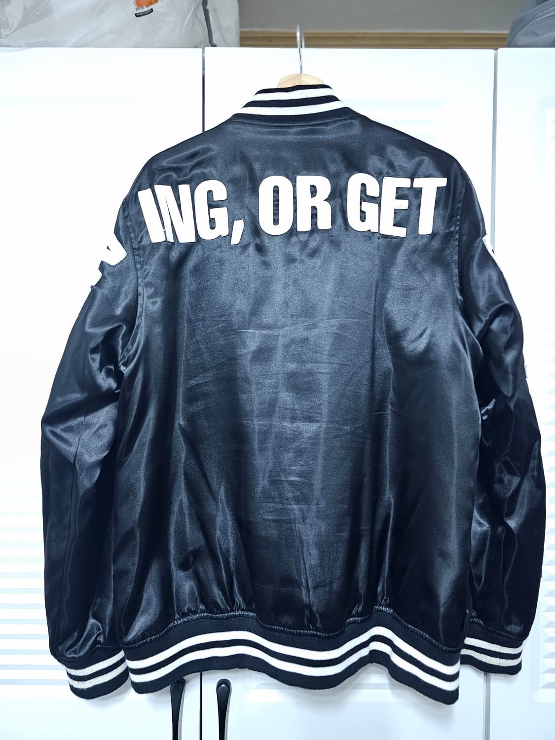 네이버 후드 바시티자켓 블랙 라지 상품이미지2