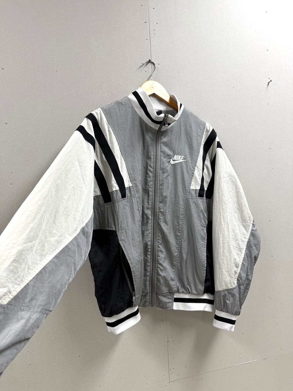 남성 95 M / 나이키 리이슈 우븐 바람막이   상품이미지3