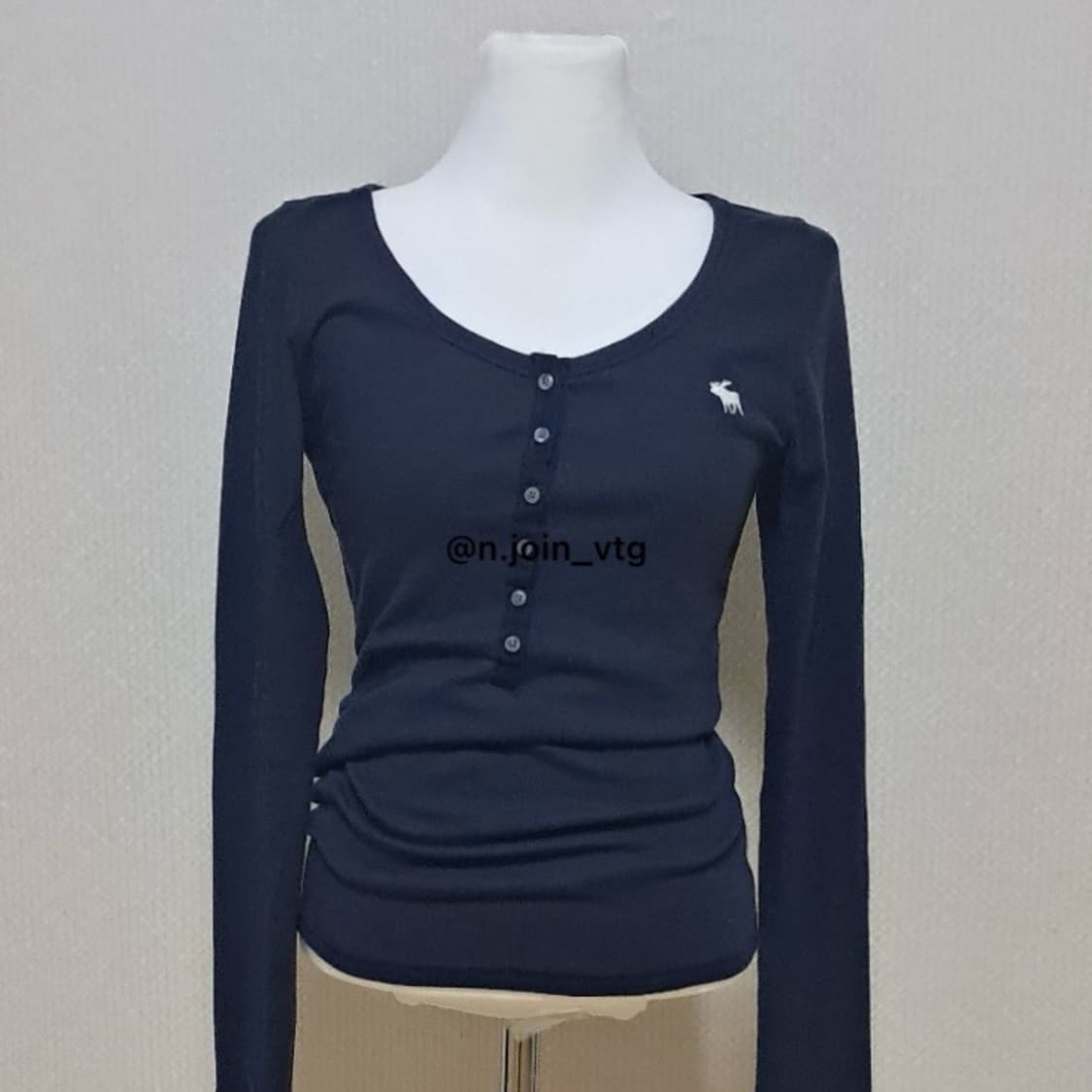 아베크롬비 헨리넥 네이비 롱슬리브 공지 상품이미지1