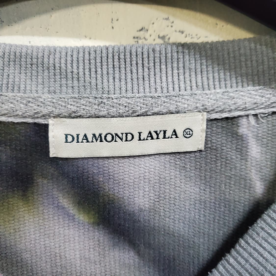다이아몬드 레이라 니들 라인 포인트 스웨트 맨투맨  상품이미지3