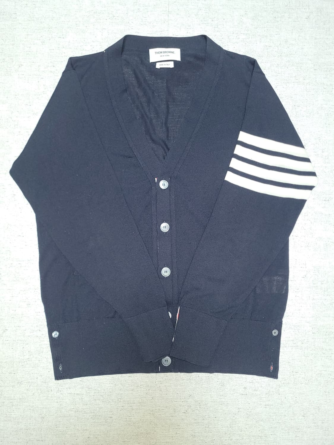 (백화점택)톰브라운 메리노울 가디건 팝니다 2사이즈 상품이미지1