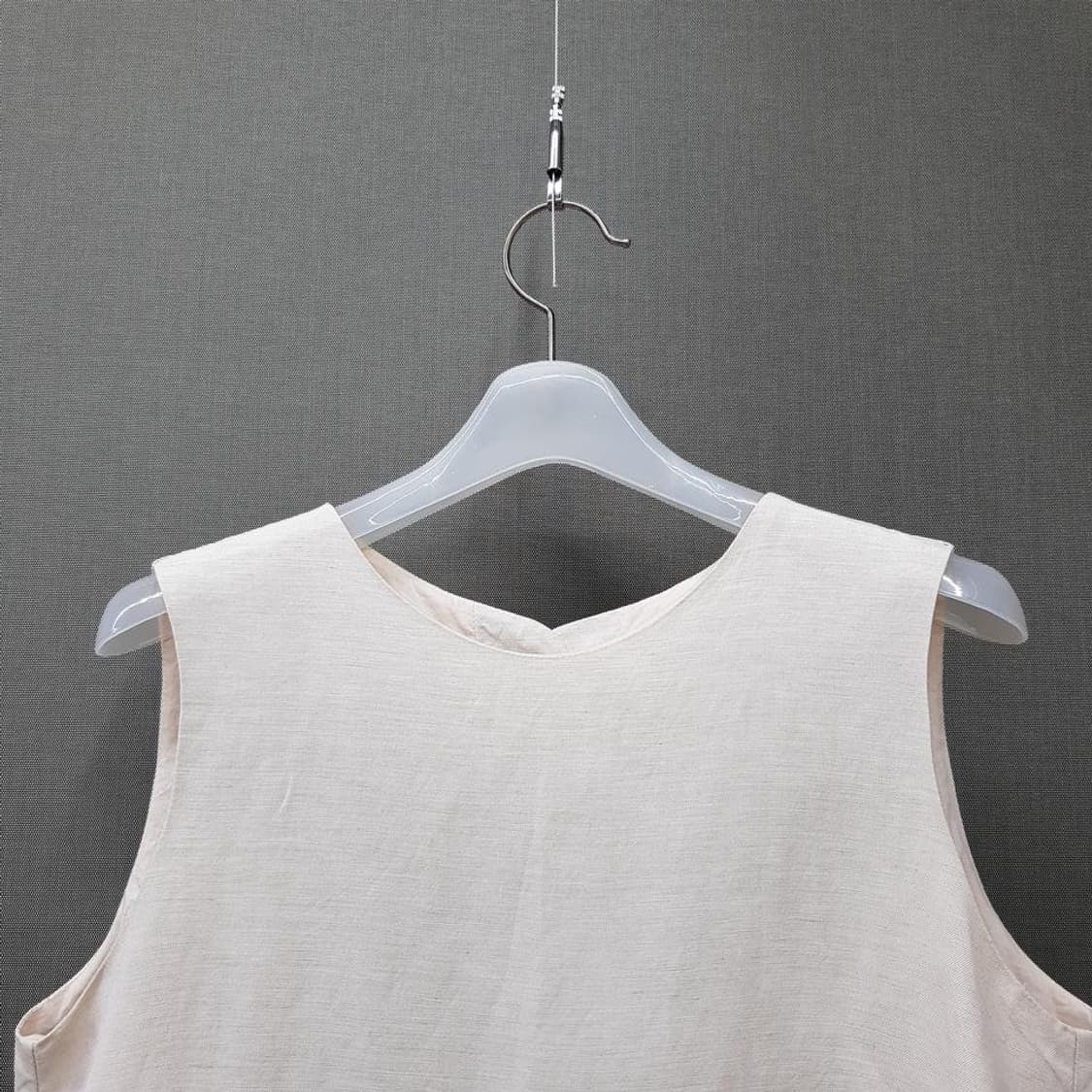 한섬 더캐시미어 2022 슬리브리스 블라우스 82-94-160사이즈 상품이미지2