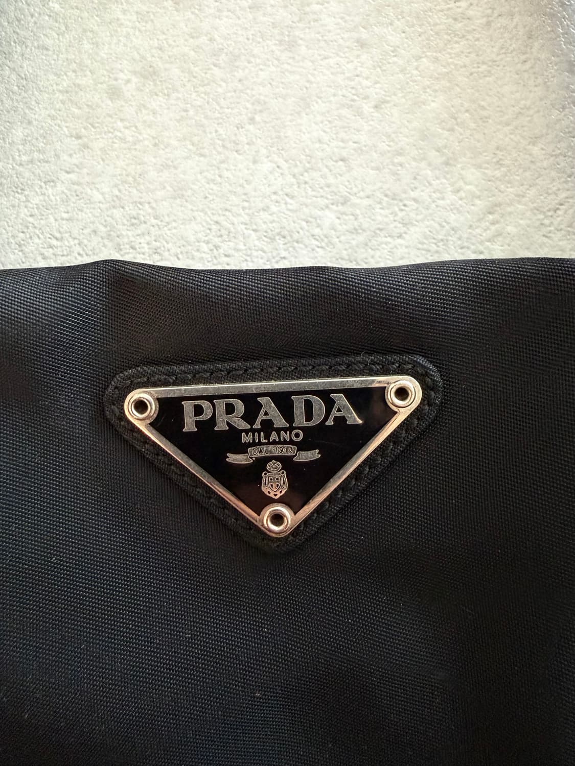 프라다 나일론 도트숄더백 판매합니다.  상품이미지2