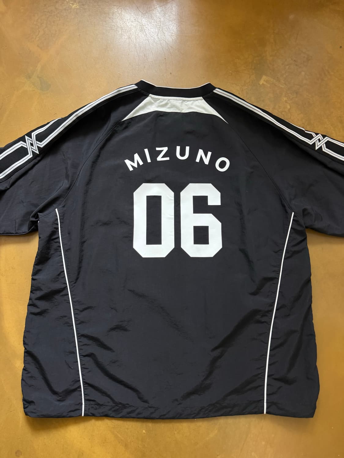 미즈노 루즈핏 풋볼 사커 웜업 바람막이 XL 상품이미지3