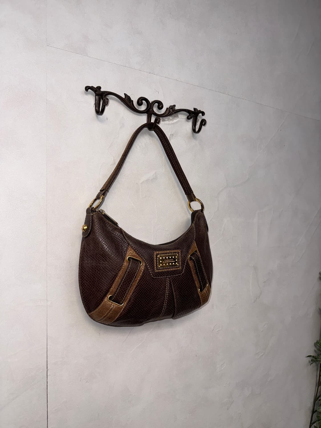 Brown python textured shoulder bag 상품이미지2