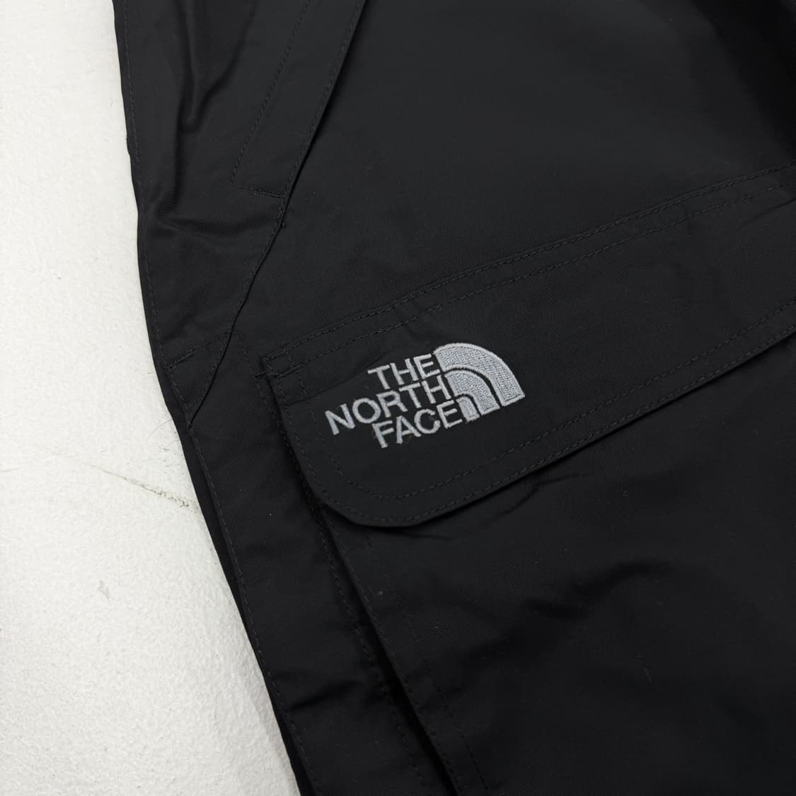 노스페이스 하이벤트 고프코어 마운틴 와이드 윈터 카고팬츠 블랙 상품이미지5