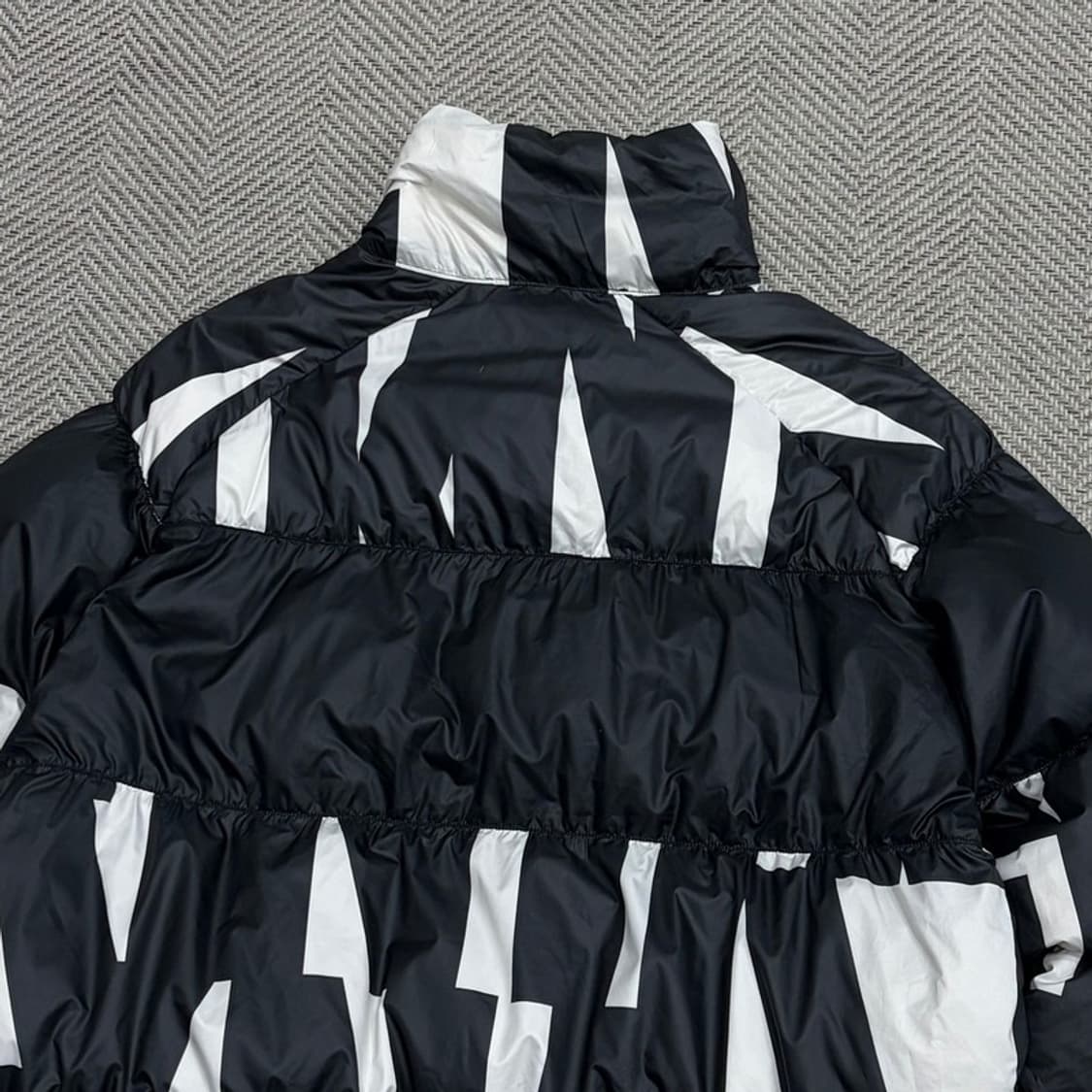 나이키 시즈널필 다운 패딩 v1624 상품이미지4