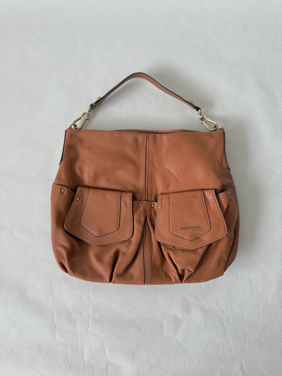 앤클라인(Anne Klein) 레더 숄더백(큰 사이즈) 상품이미지1