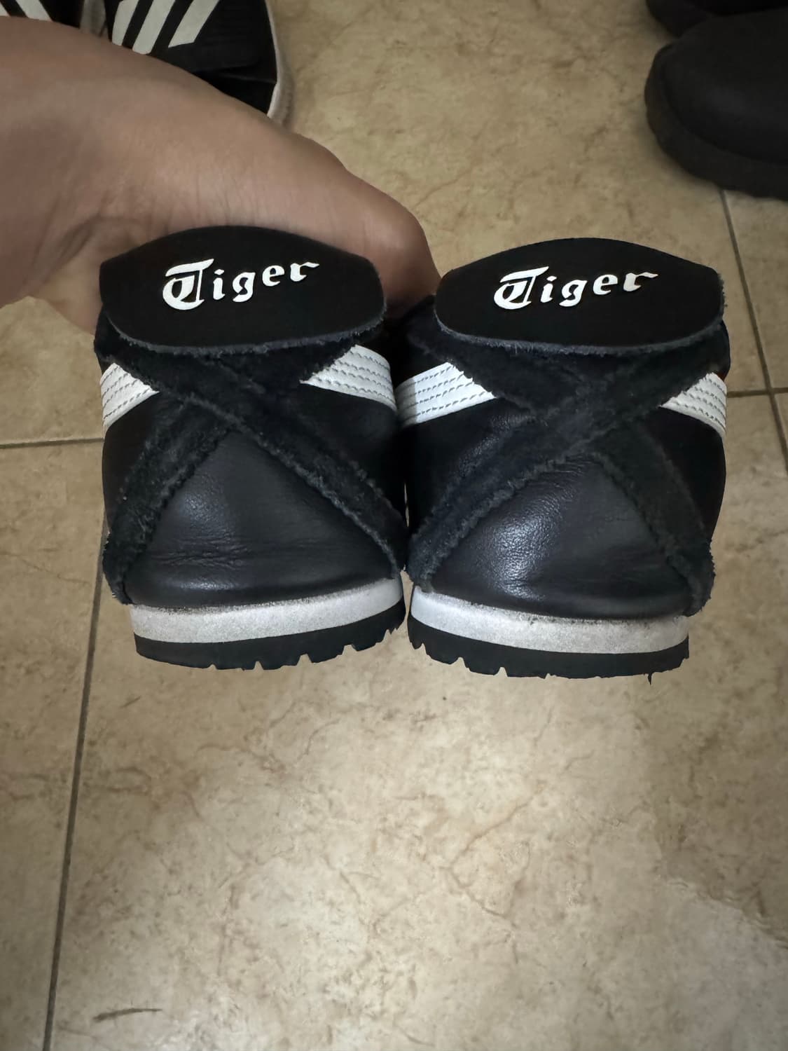 오니츠카 타이거 멕시코 66 블랙 화이트   상품이미지7