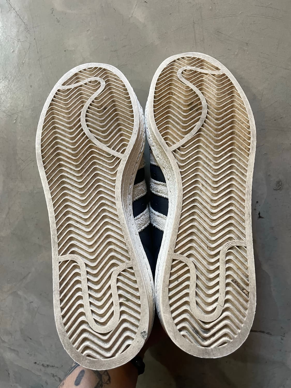 아디다스 슈퍼스타 82 블랙 화이트 상품이미지7