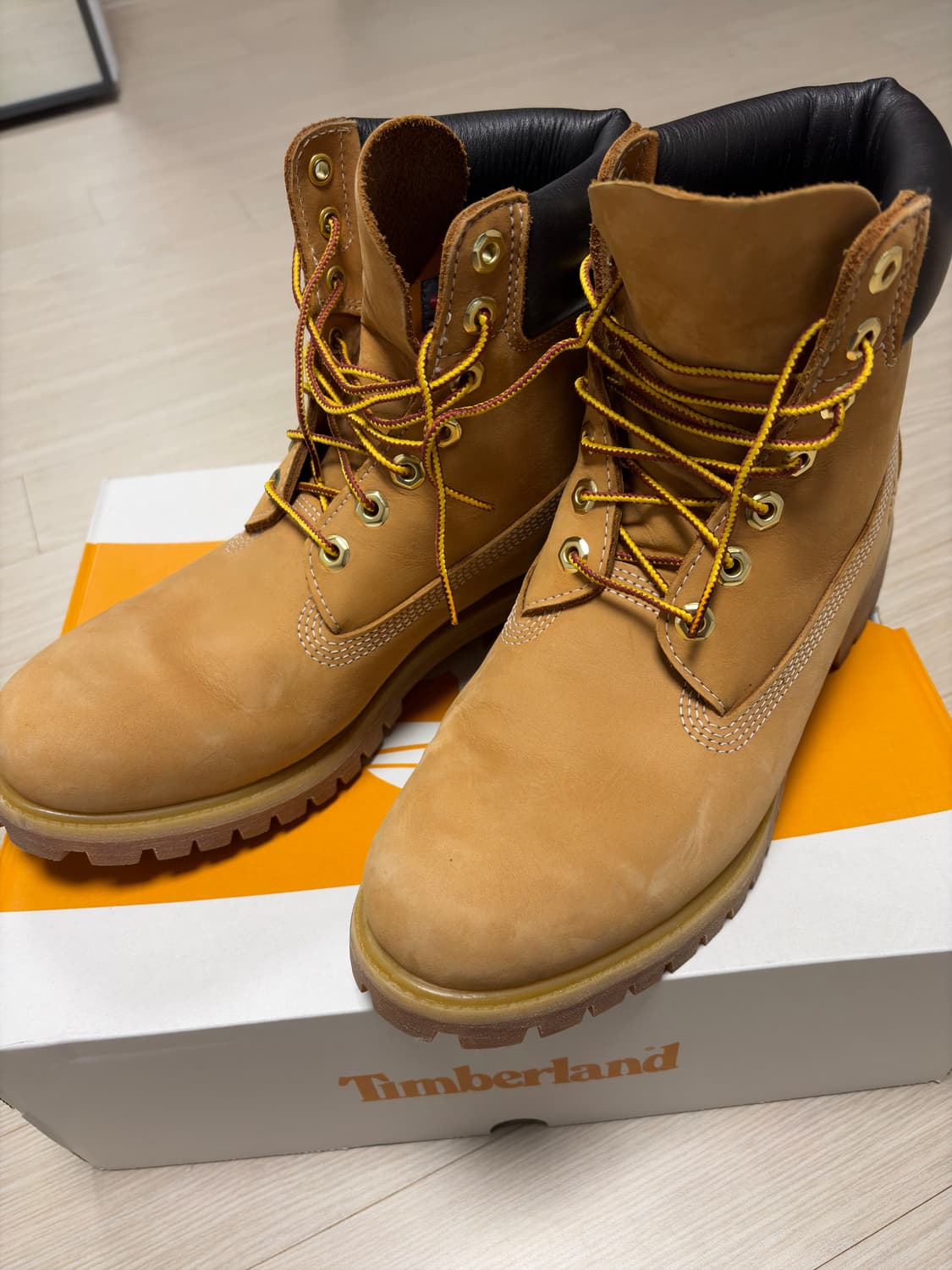 팀버랜드 프리미엄 워터프루프 6인치 부츠 + 흰색 양말 세트 상품이미지2