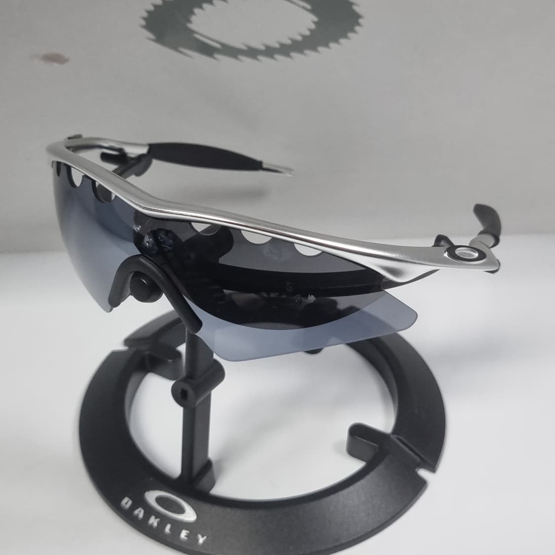 오클리 PRO 엠프레임 폴리쉬드 알루미늄 새렌즈 상품이미지2