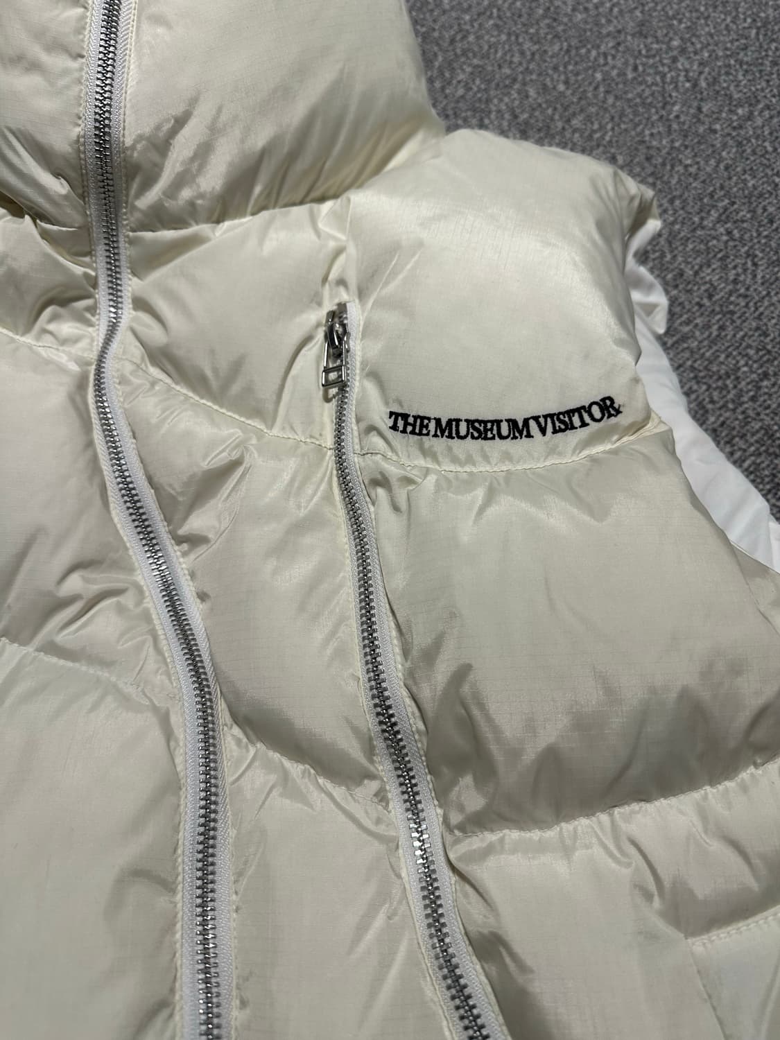 더뮤지엄비지터 PUFFER DOWN VEST m 상품이미지2