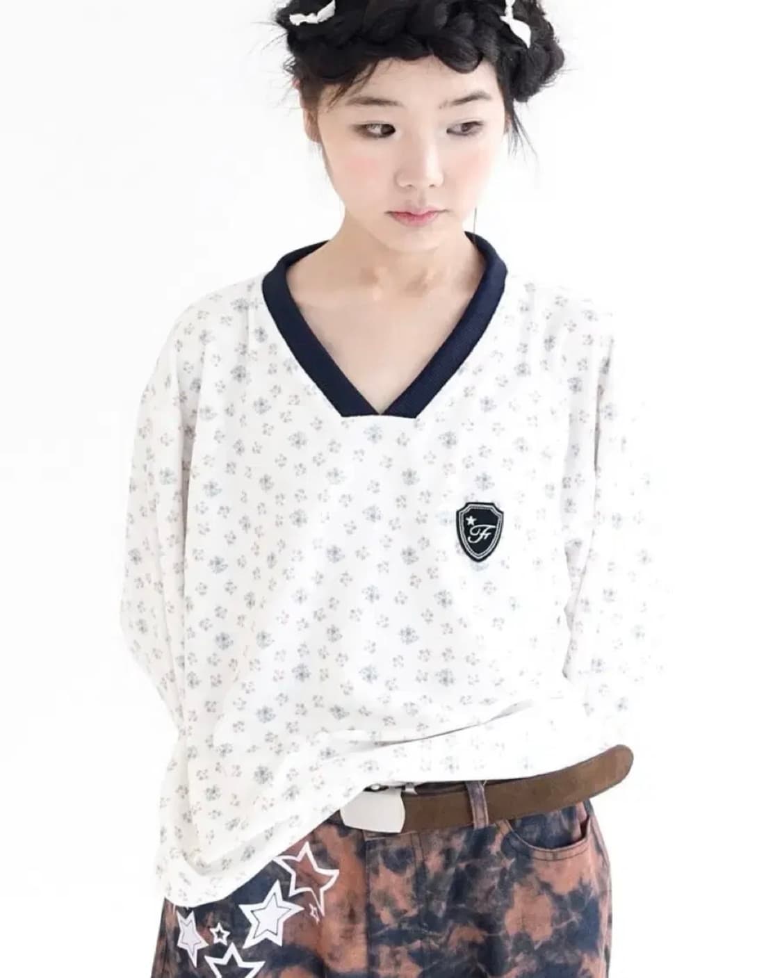 샵페어리[F.E.E.S] V neck flower terry shirt  상품이미지1