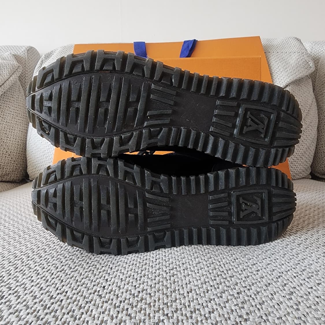 35.5 초민트급 루이비통 LV 런어웨이 키높이 스니커즈 블랙 모노그램 상품이미지9