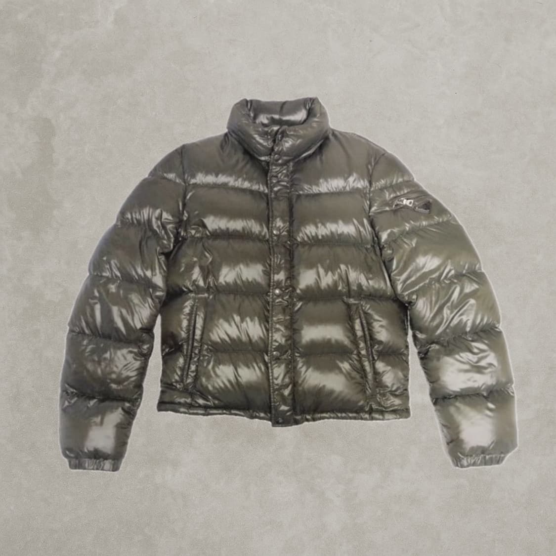 PRADA TRIANGLE LOGO KHAKI 패딩 상품이미지1