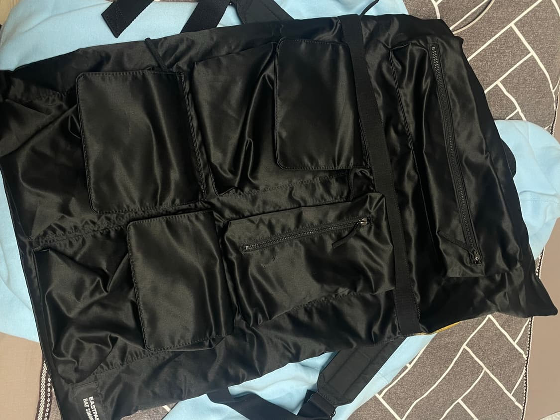 라프시몬스 이스트팩 (isolated heroes) 백팩 상품이미지4