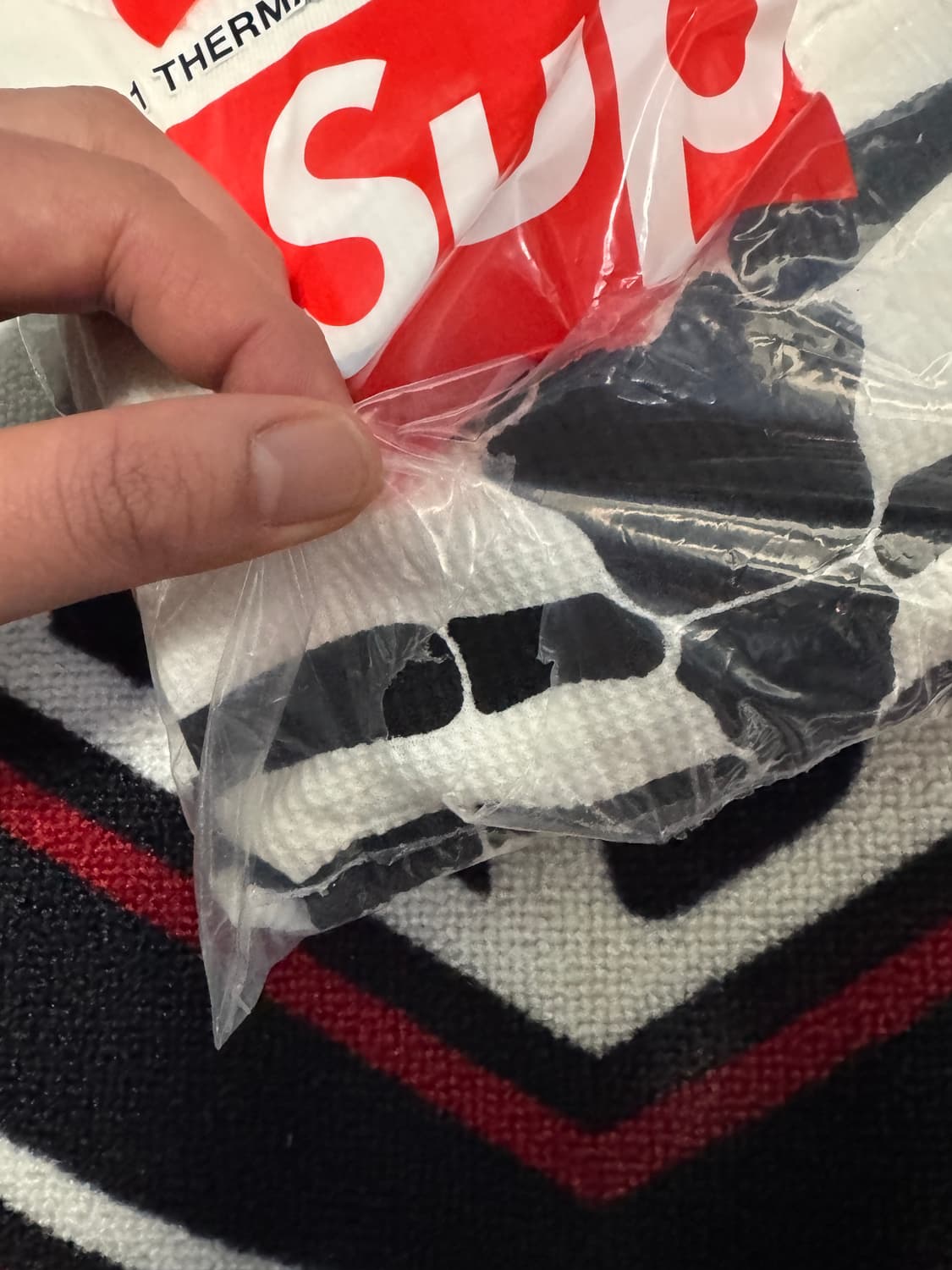 슈프림 헤인즈 본즈 써멀 크루 내츄럴 상품이미지4