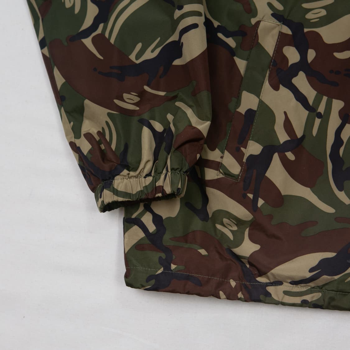 에이프 X 챔피온 에이프 카모 코치 자켓  상품이미지3