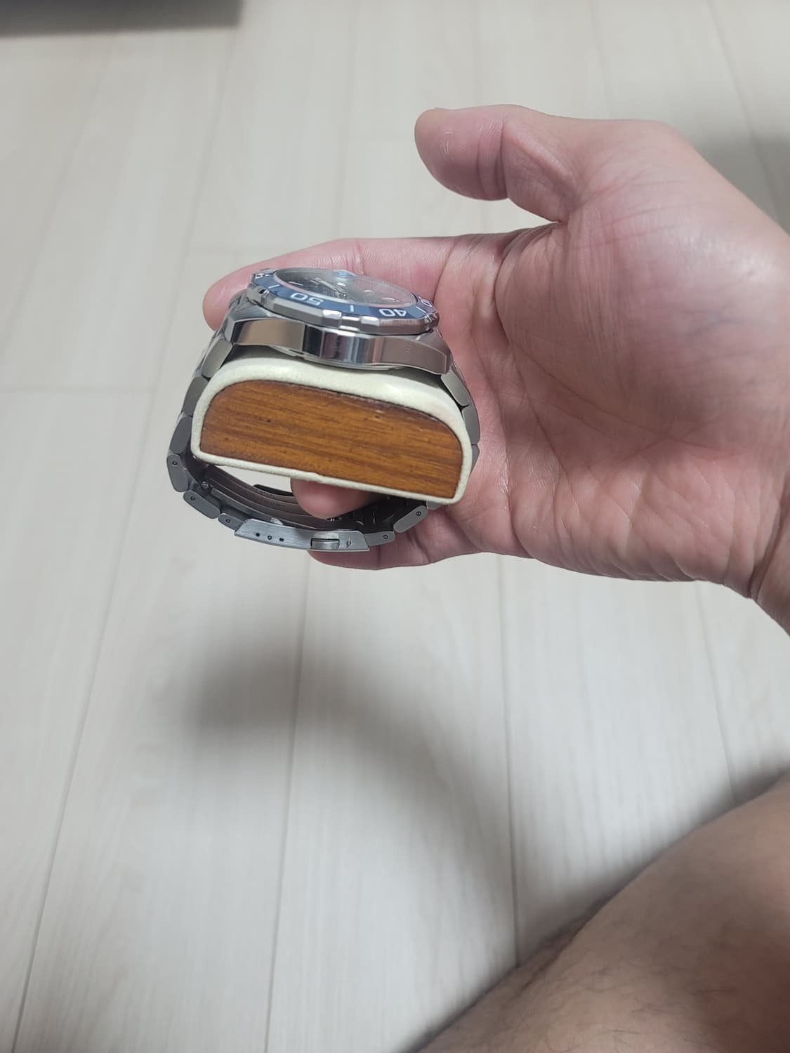 태그호이어 아쿠아레이서300  칼리버5 상품이미지4