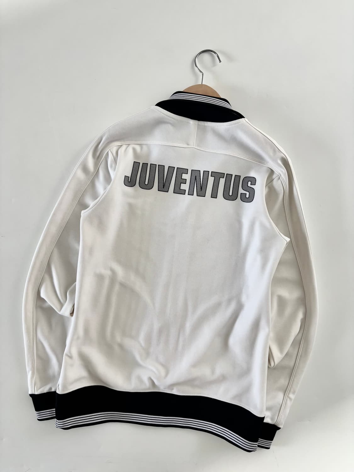 Nike 나이키 유벤투스로고 화이트블랙 트랙탑 상품이미지3