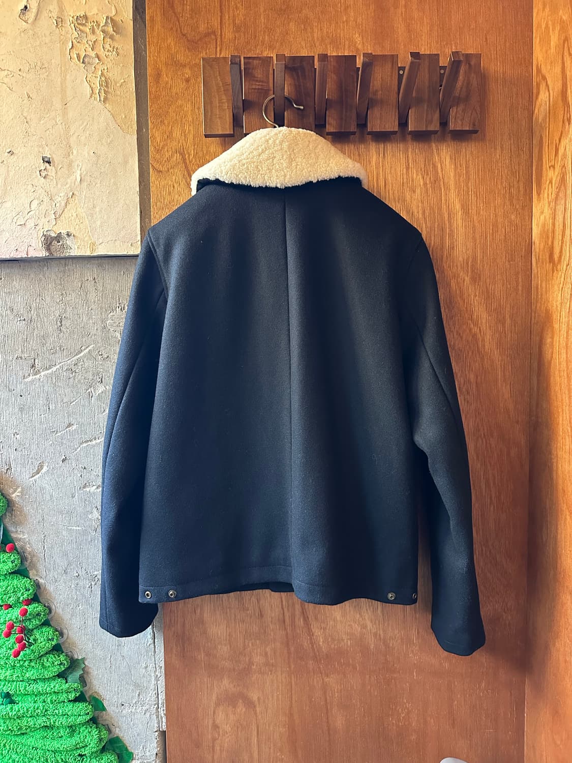 A.P.C. 쉬어링 카라 자켓. 상품이미지3