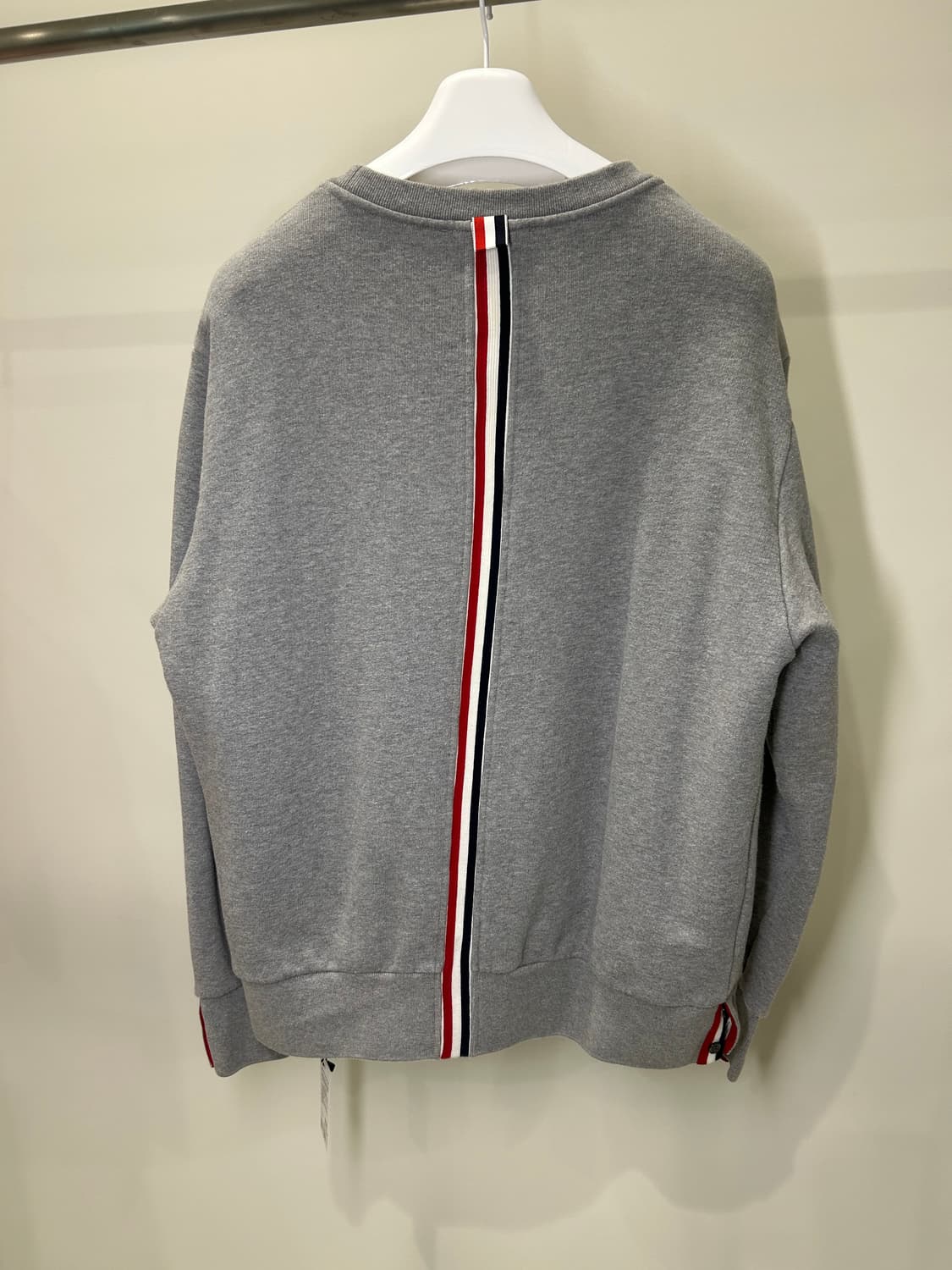 [정품] 톰브라운 백삼선 맨투맨 상품이미지2