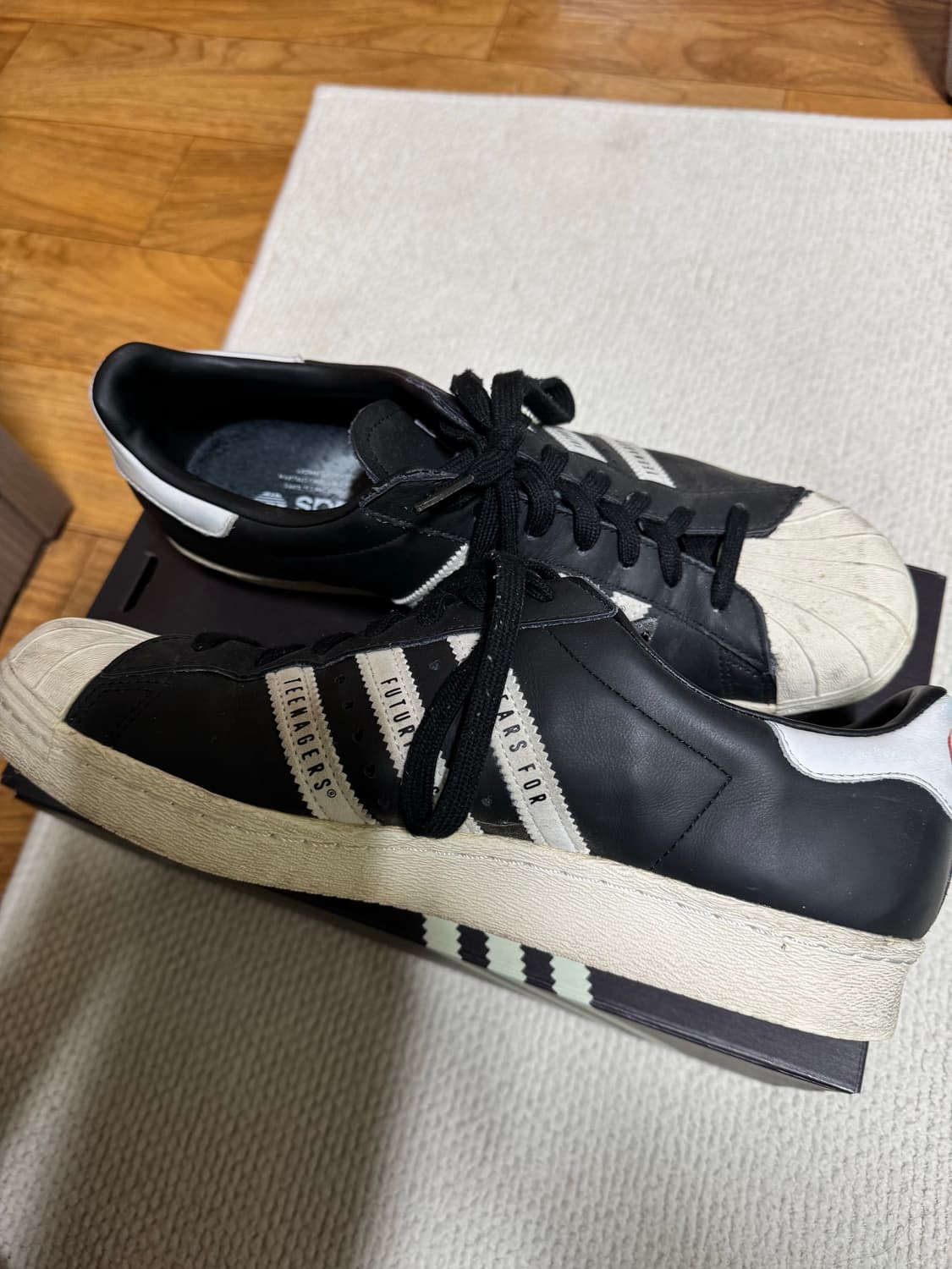 아디다스 x 휴먼 메이드 슈퍼스타 블랙 화이트 280 상품이미지6