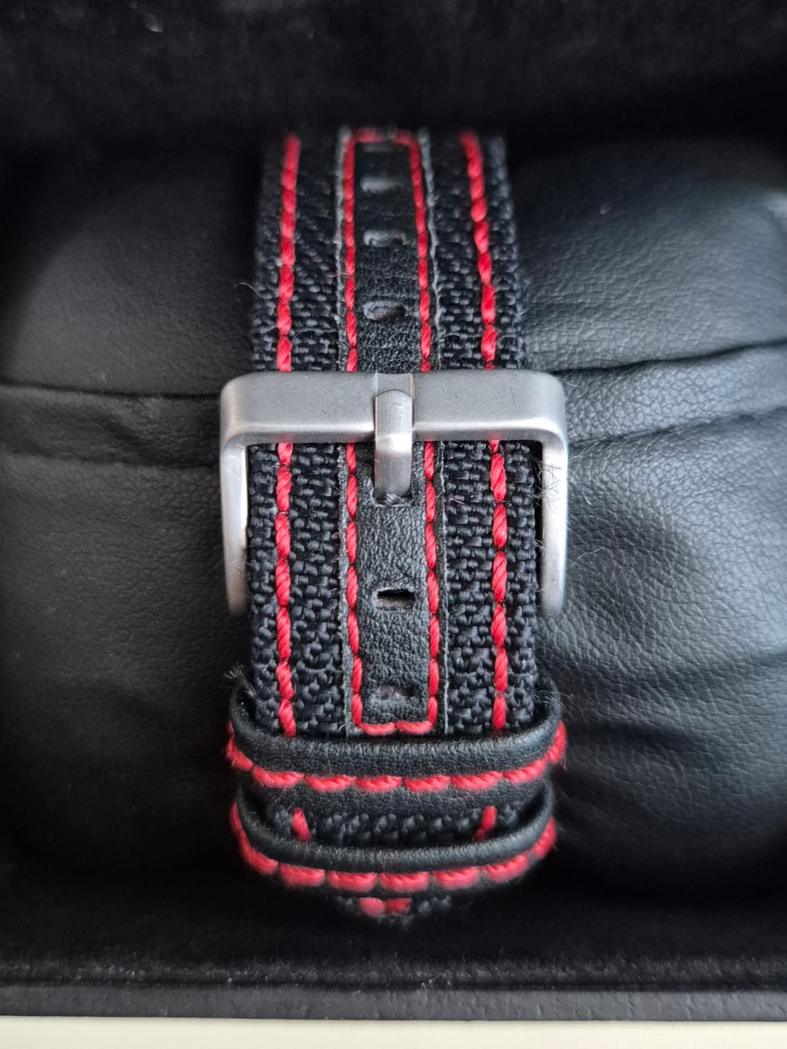 [SWISS MILITARY] 스위스 밀리터리 카본 시계 상품이미지5