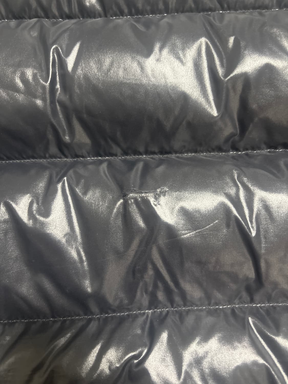 몽클레어 마야 블랙 판매 (정품 / 사용감O) 상품이미지3