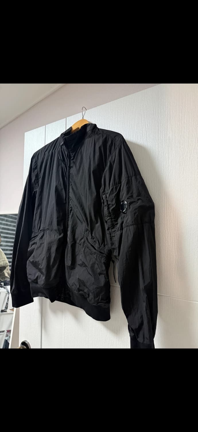 C.P. 컴퍼니 크롬-R 스탠드 칼라 자켓 블랙 상품이미지2