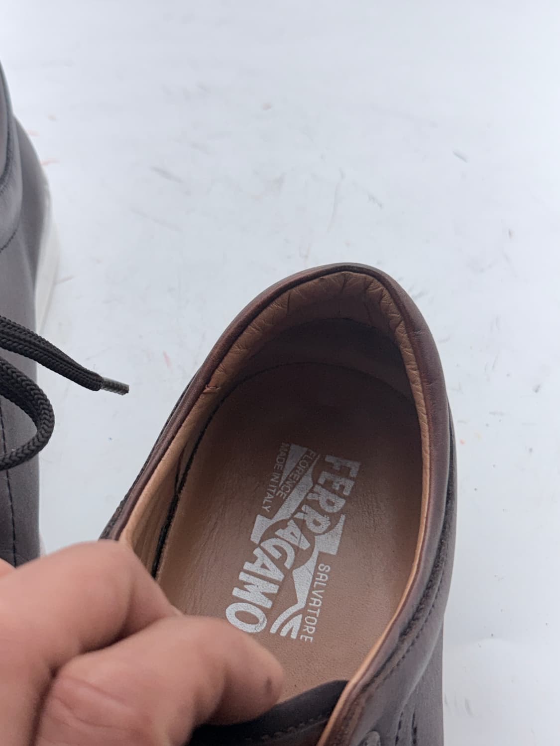 정품)페라가모스니커즈255 상품이미지9