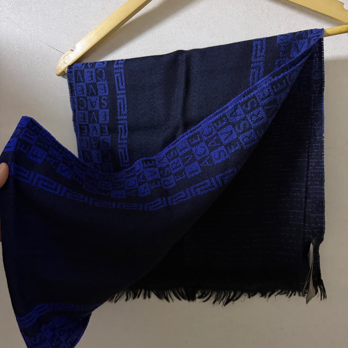 베르사체 양면 울 머플러 (블루&블랙) 상품이미지6