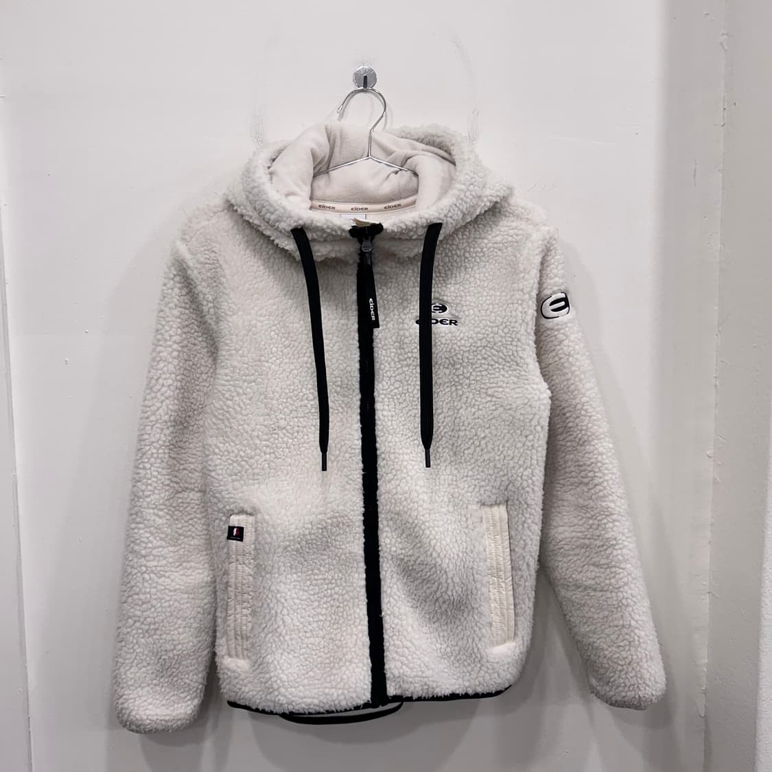 아이더 자수로고 뽀글이 후드 집업 플리스 상품이미지2