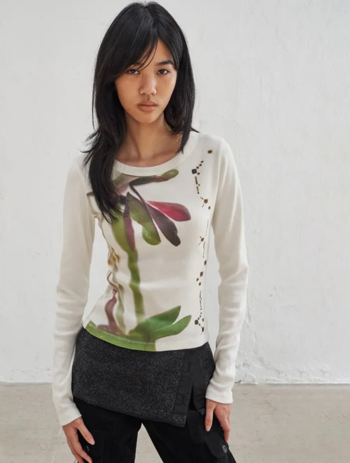 웰빙익스프레스 플라워 그래픽 롱 슬리브 상품이미지2