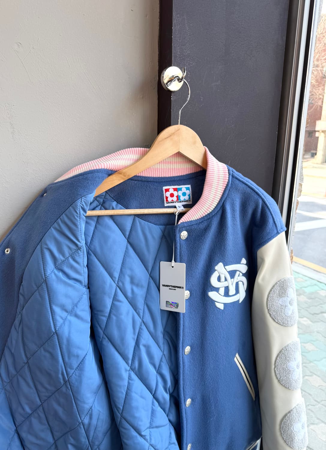 L/ 반디더핑크 x SM엔터 30주년 한정 바시티 자켓(새상품) 상품이미지7