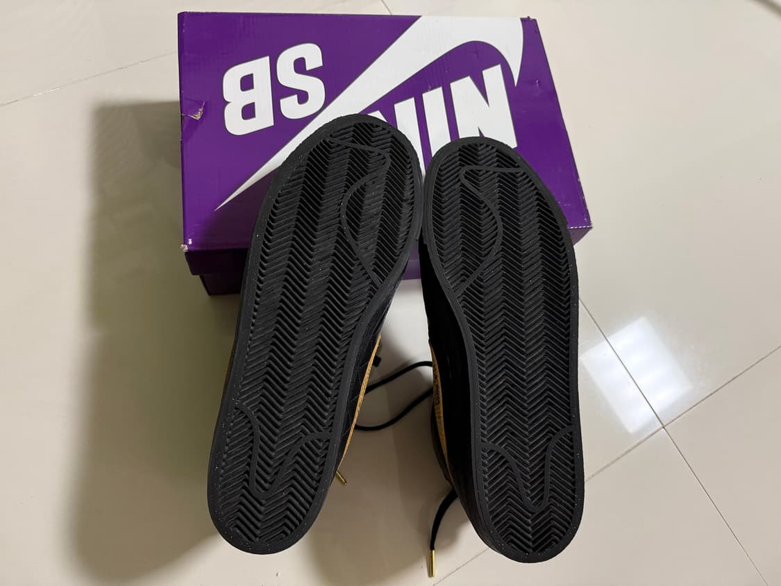 [300] 슈프림 x 나이키 SB 줌 블레이저 미드 QS 블랙 상품이미지6