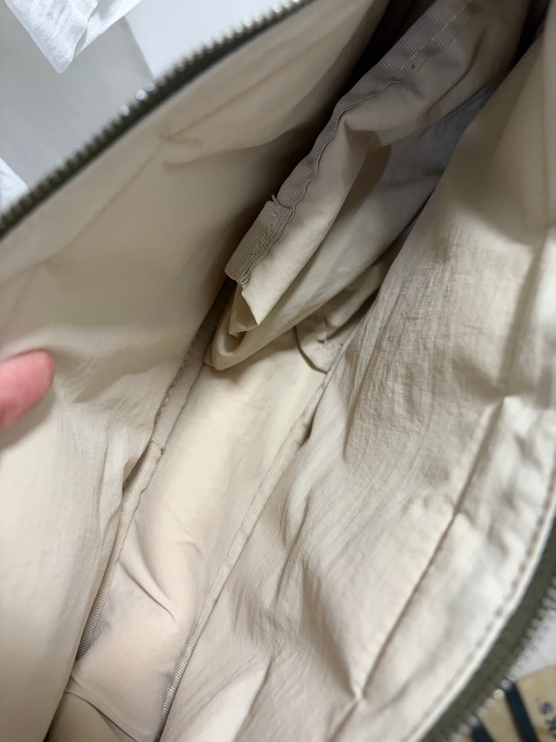 무음 MUWM 크로스백 Recycled_Walru Bag 그린/코랄 상품이미지6