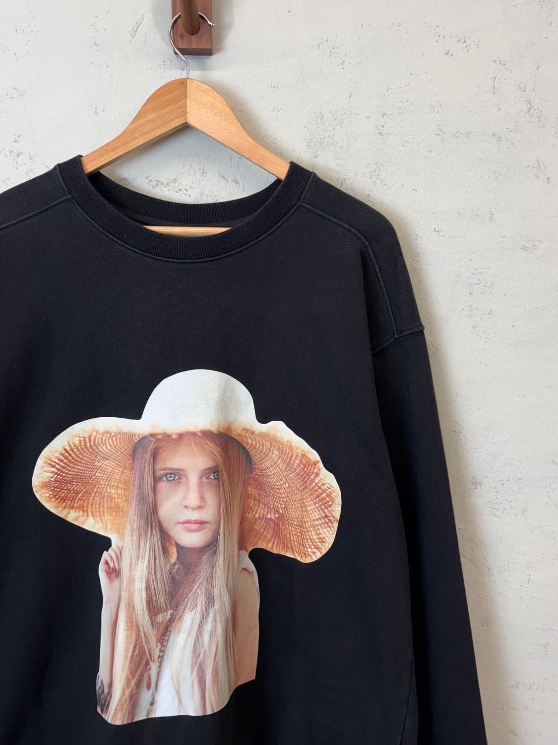 아크메드라비 소녀 프린팅 맨투맨 상품이미지3