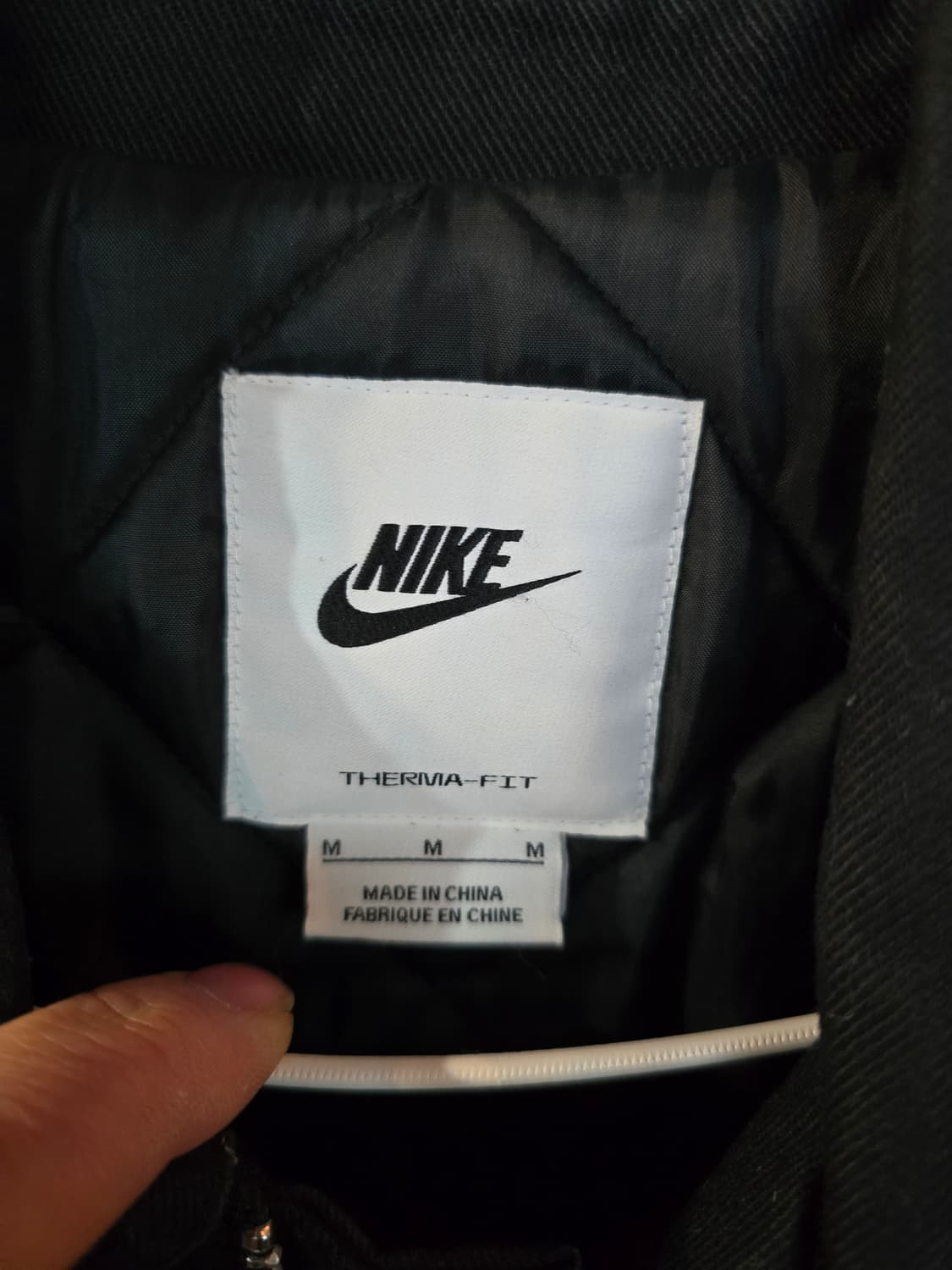 나이키 블랙 스우시 누빔 자켓 상품이미지4