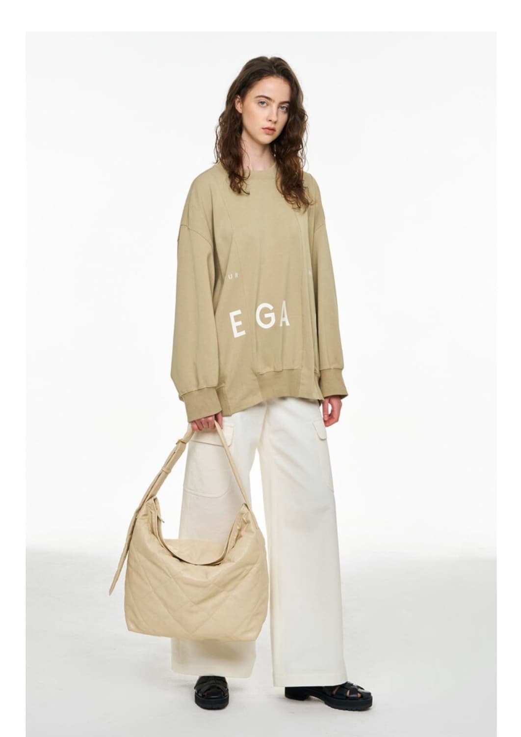 한섬 시스템 2023 퀄팅 레더 무드 숄더백 상품이미지1