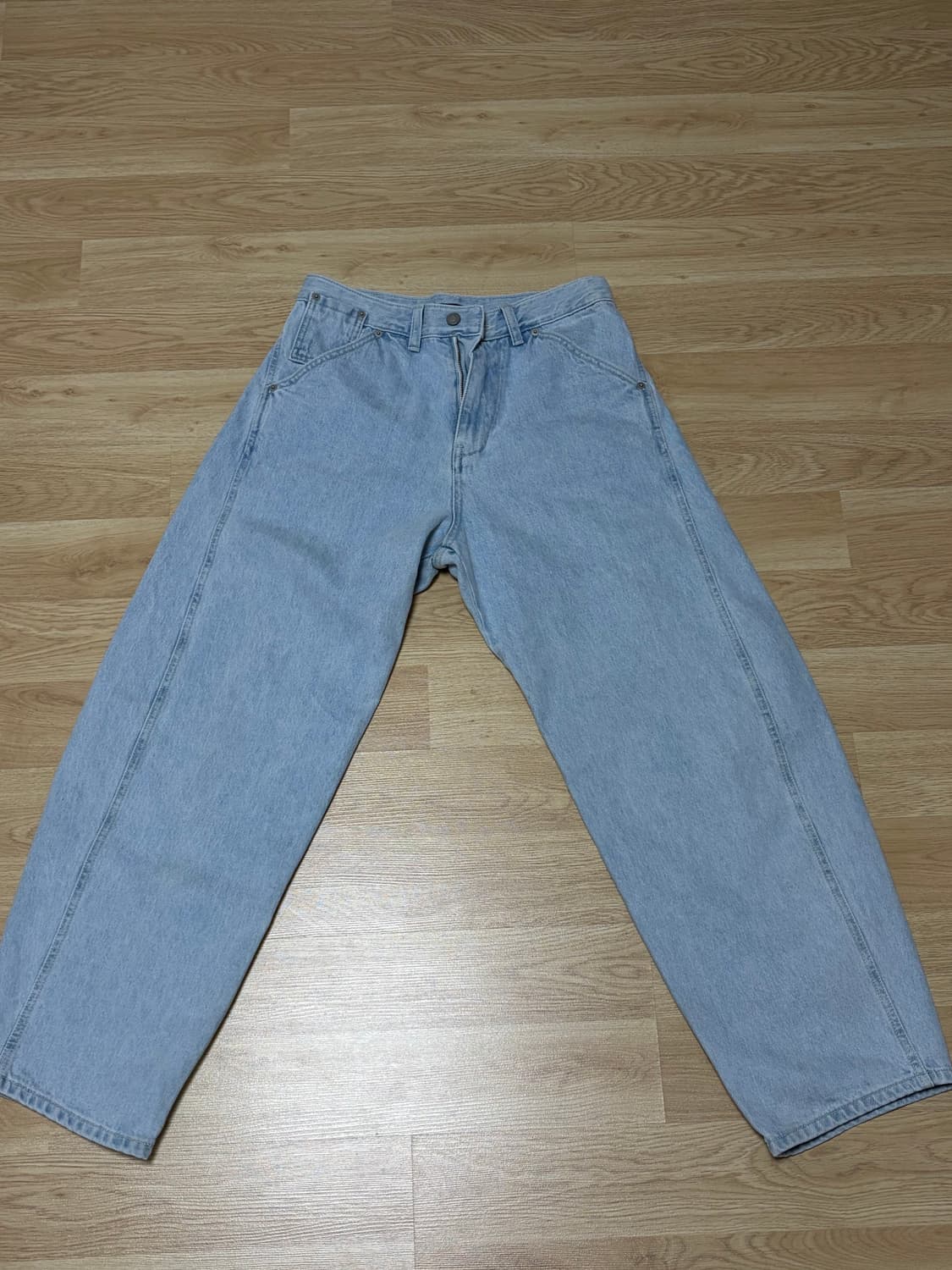 해칭룸 Curve Jeans Light Blue 상품이미지4