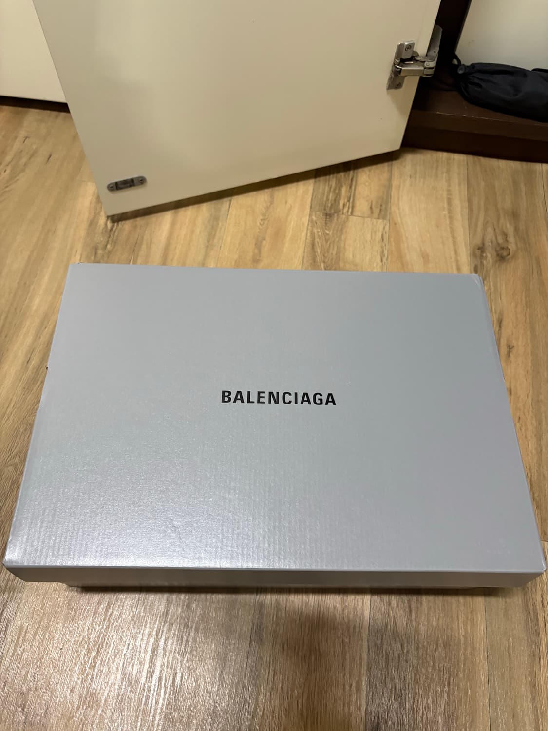 [41=260] 발렌시아가 바스켓볼 슈즈 팝니다 상품이미지8